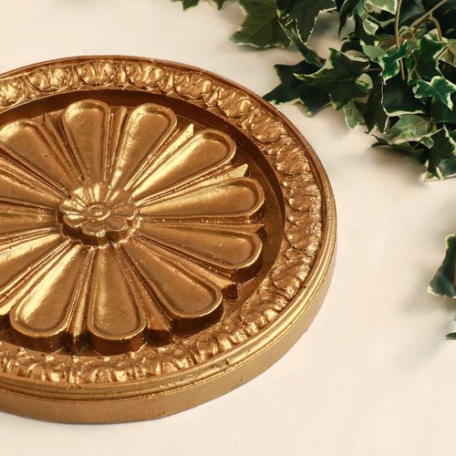 Abbott Medallion (Round 15 ) Outdoor/Indoor Statue - Bella Statues