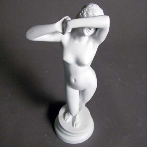 Aphrodite Greek Garden Statue (Snowdrop) (33-Inch)