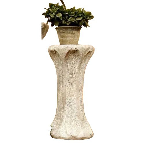 Cantina Pedestalstatue (29 - Inch)