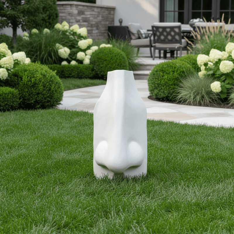 Colossal Nose Rstr Statue (43-Inch)