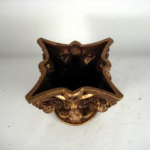 Corinthian Round Planter Side Angle