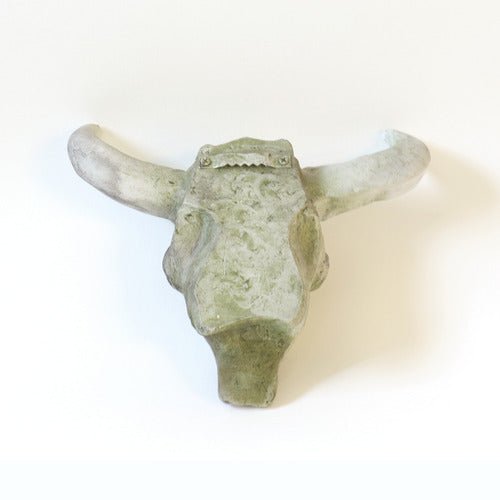 Cow Skull Garden Statue (7 - Inch)