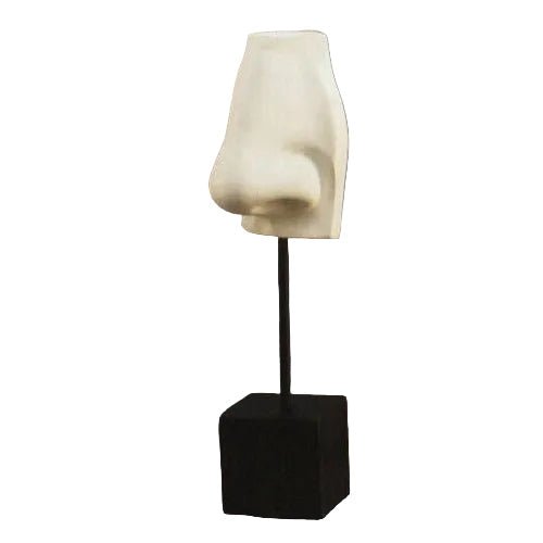 David Nose On Pole Statue (18-Inch)
