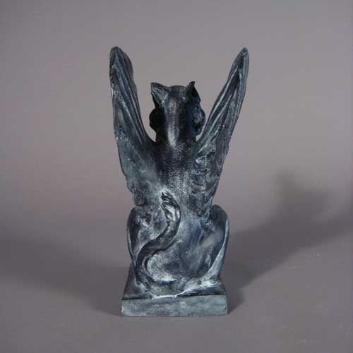 Defending Griffin Statue (10-Inch)