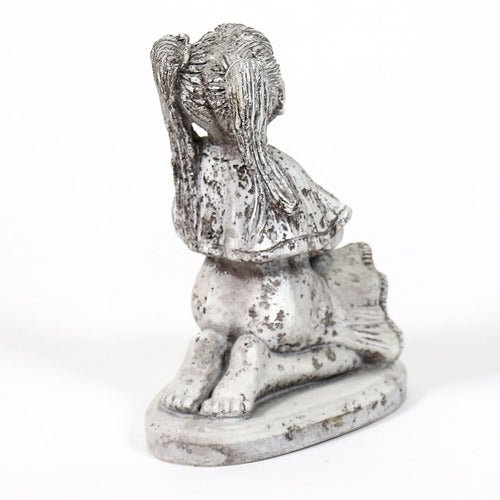 Ginas Birthdaystatue (9 - Inch) Different Angle