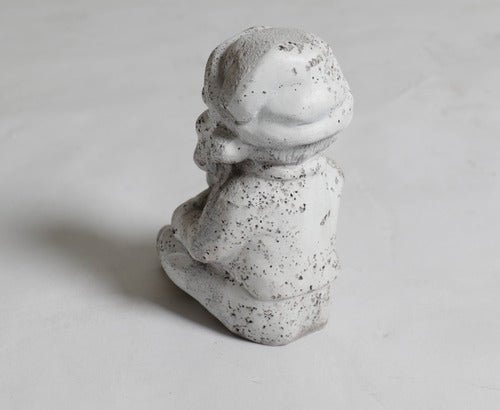 Gnome Sitting Statue (8 - Inch)