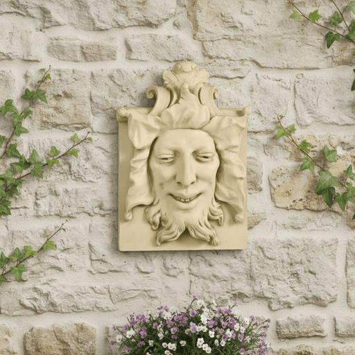 Heckling Green Man Statue (15-Inch)