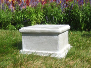 Sella Riser Outdoor Statue (8 - Inch)