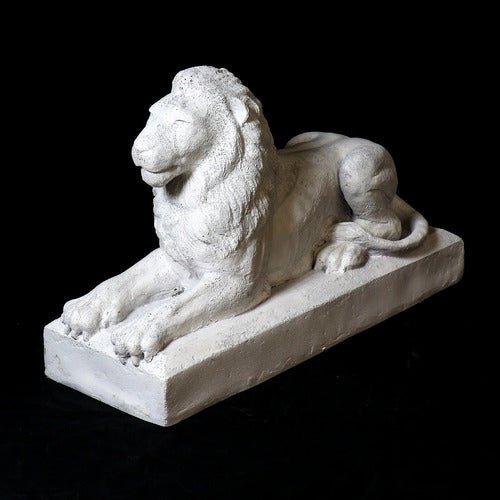 Sentinel Lion Small Garden Statue (8 - Inch)